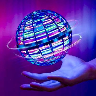 Flying spinning ball toy